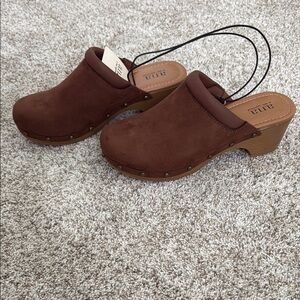 Ana Glenna Cognac clog shoes size 7 medium